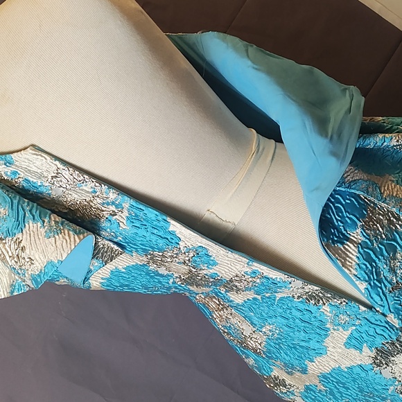 Blue and Gold crinkle one sleeve evening/cocktail midi gown - Picture 9 of 16